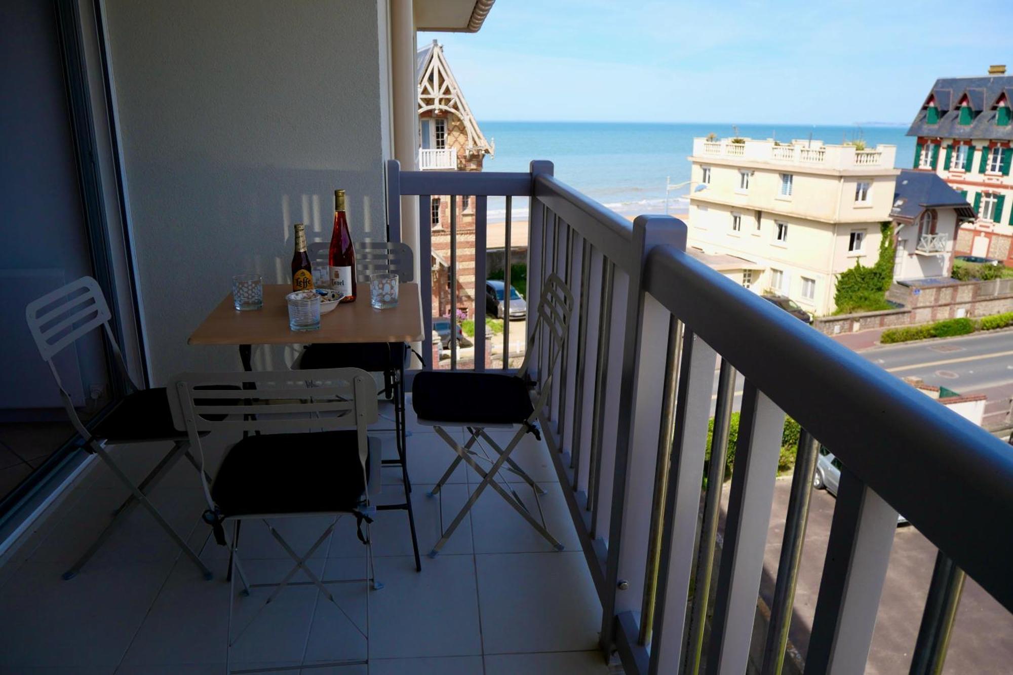 Appartement Vue Mer - 30 M De La Plage - 5 Minutes A Pied Du Centre Ville Et Du Casino Villers-sur-Mer Zewnętrze zdjęcie