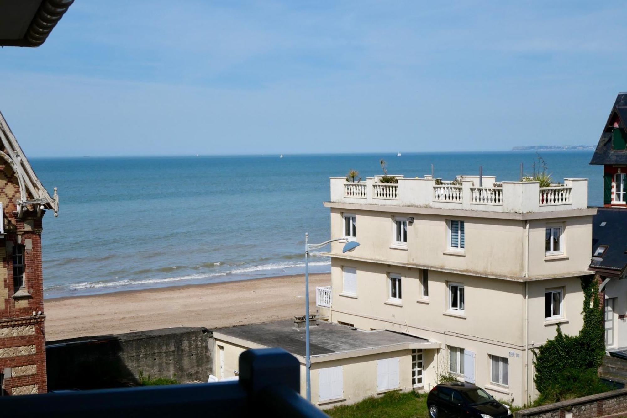 Appartement Vue Mer - 30 M De La Plage - 5 Minutes A Pied Du Centre Ville Et Du Casino Villers-sur-Mer Zewnętrze zdjęcie